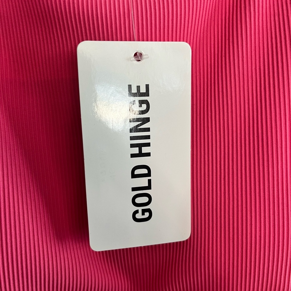 Pink Ribbed Crop Top - Picture 2 of 2